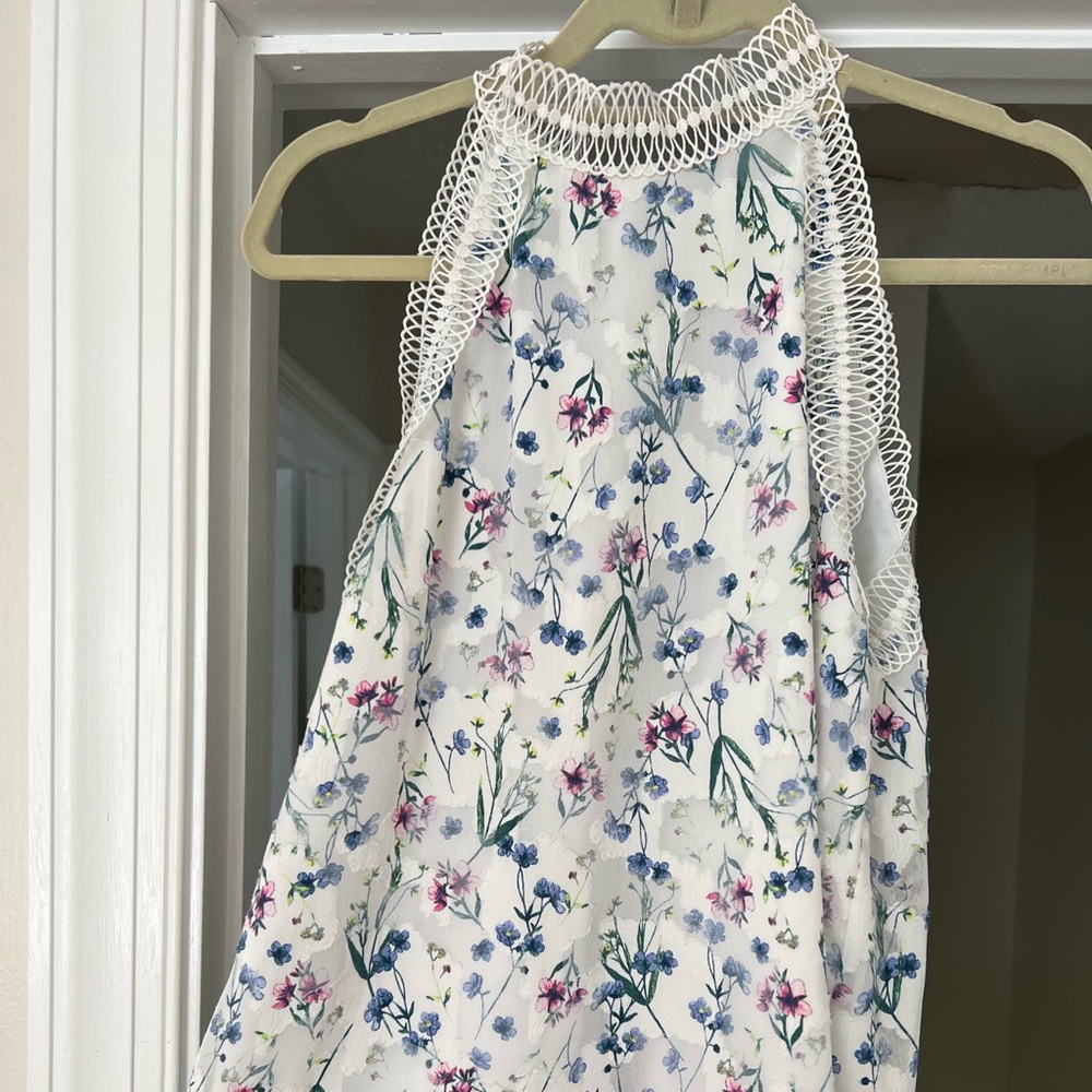 Tahari Donna High Neck blouse - floral